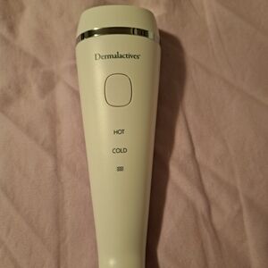 Dermalactives Hot & Cold Therapy Device